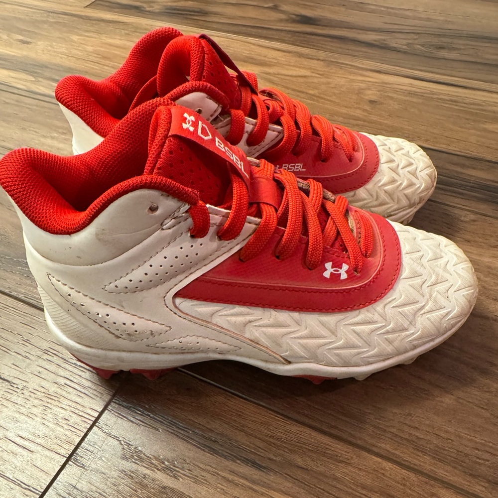 Under Armour Kids Size 12 Red and White Baseball Cleats